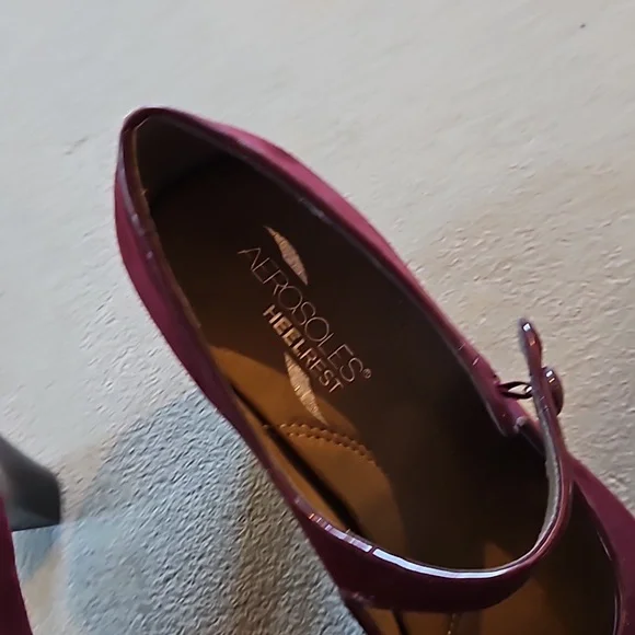 Brand New Aerosoles Burgundy suede heels with strap - Picture 4 of 6